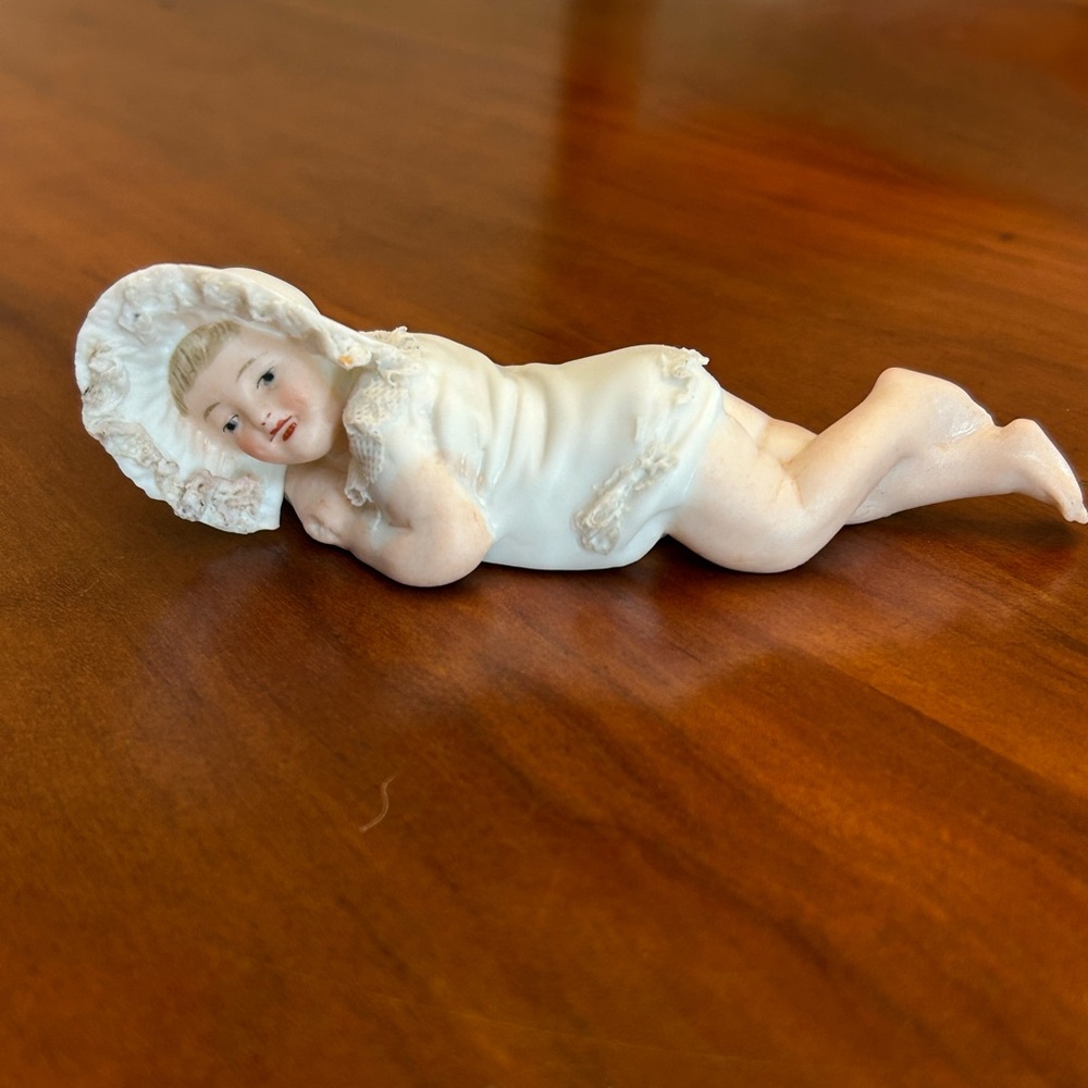Antique 1900 German Porcelain Bathing Beauty Baby Figurine in White Bonnet #366